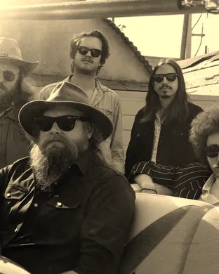 Robert Jon and The Wreck