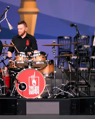 The Red Hot Chilli Pipers Easton